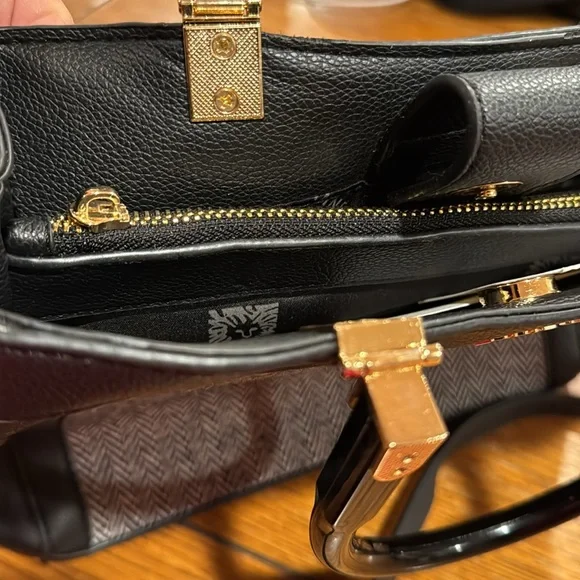 Ann Klein, black and￼‎ white argyle purse, leather and gold hardware handbag - Picture 7 of 8